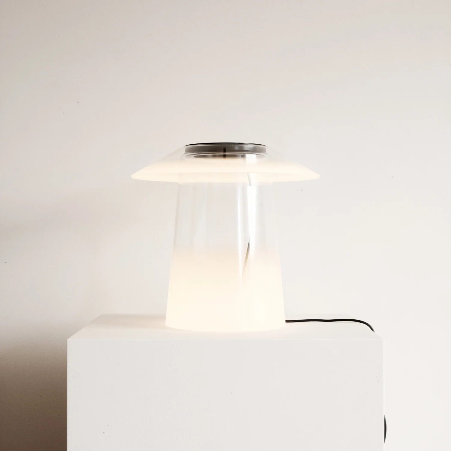 Aurora Lamp by Dawid Rószczka - table lamp